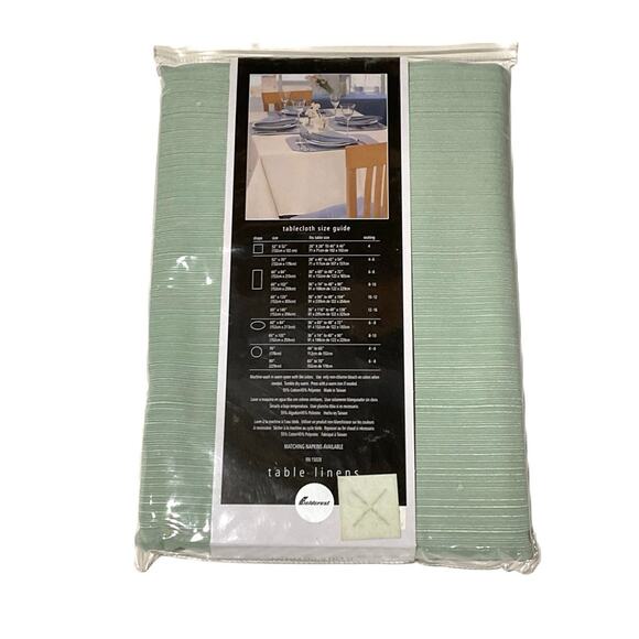 Fieldcrest Table Linens Tablecloth (Oval 60 x 102”) - Picture 2 of 2